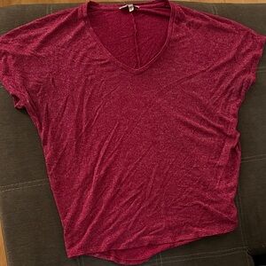Maroon heathered vneck